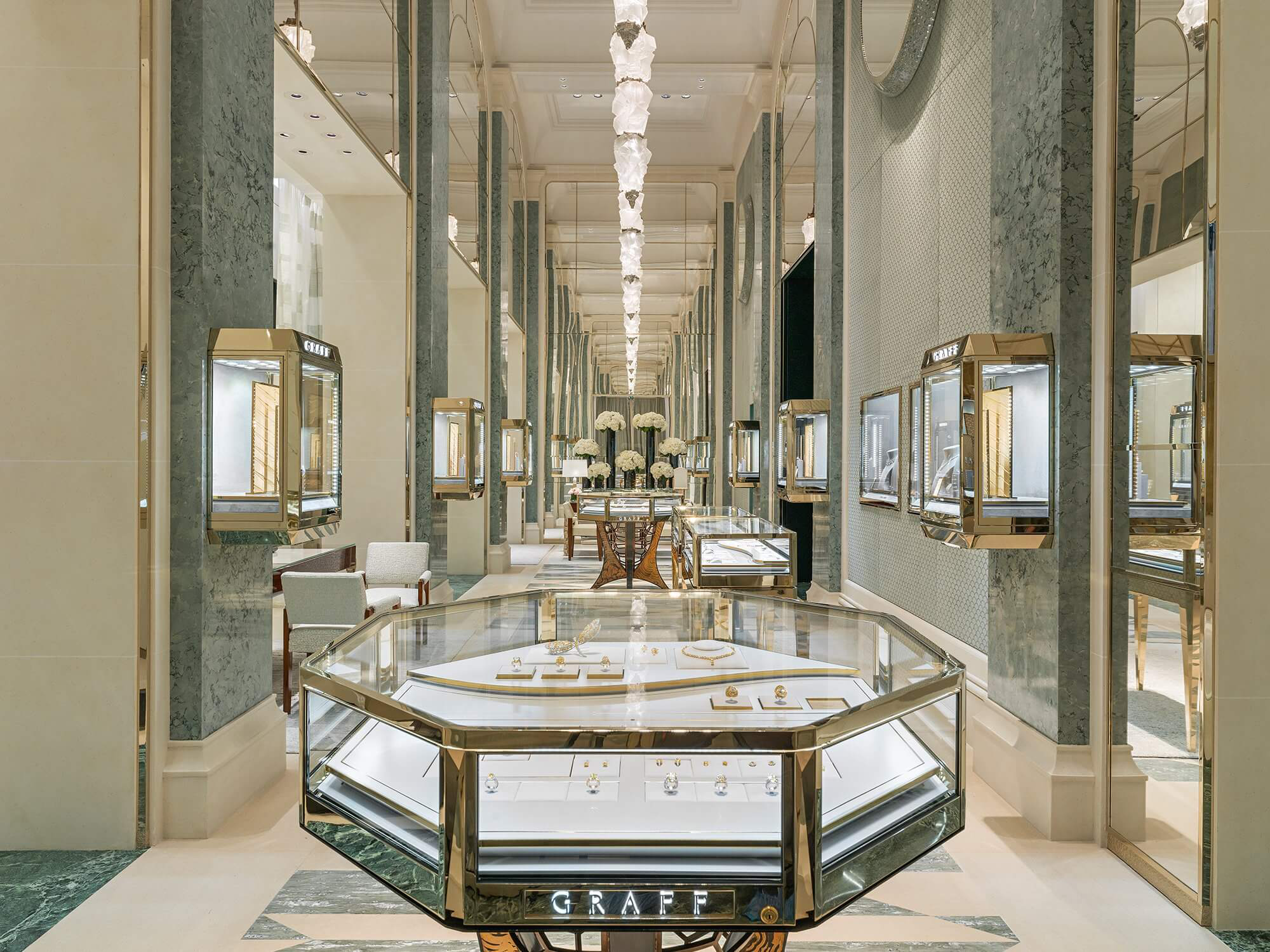 Interior-of-the-Graff-Paris-Rue-Saint-Honoré-Flagship-Jewellery-store-tall-banner-2000x1500.png